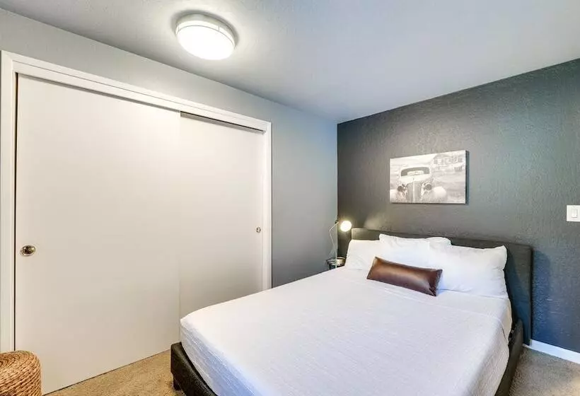 Mount Vernon Home W/ Private Hot Tub