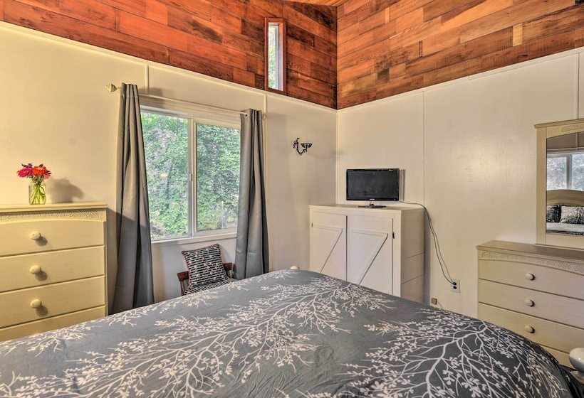 Step Free Hawkins Bar Home Near Trinity River