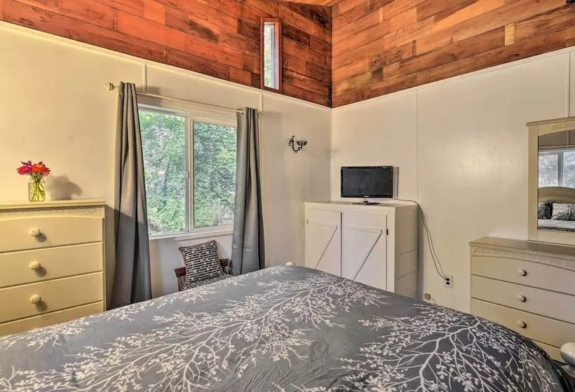 Step Free Hawkins Bar Home Near Trinity River