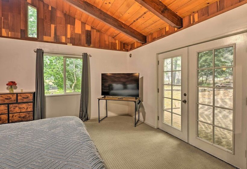 Step Free Hawkins Bar Home Near Trinity River