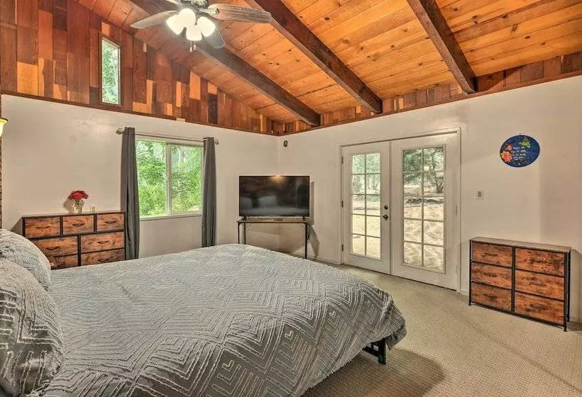 Step Free Hawkins Bar Home Near Trinity River