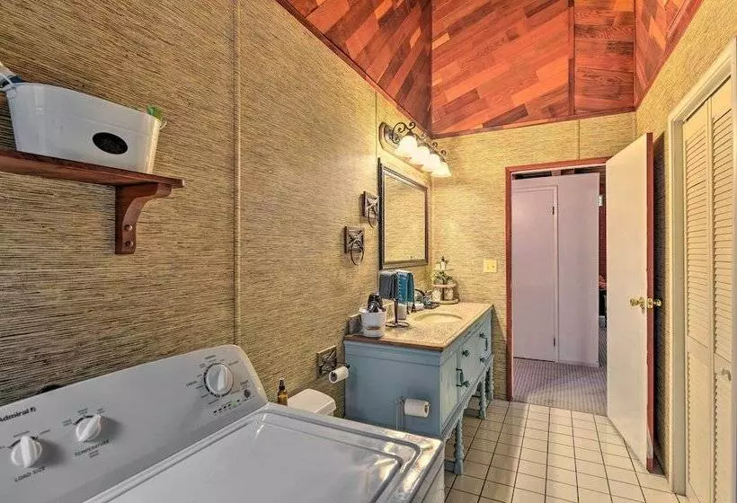 Step Free Hawkins Bar Home Near Trinity River