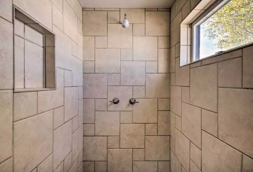 Stunning Gallatin Gateway Mountain Retreat!