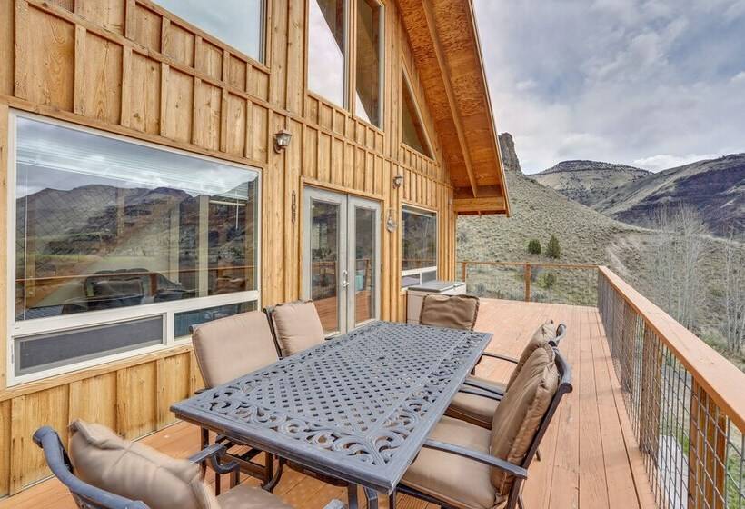 Stunning Hilltop Home By John Day Fossil Beds