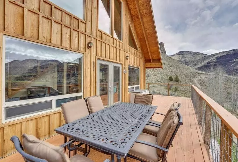 Stunning Hilltop Home By John Day Fossil Beds