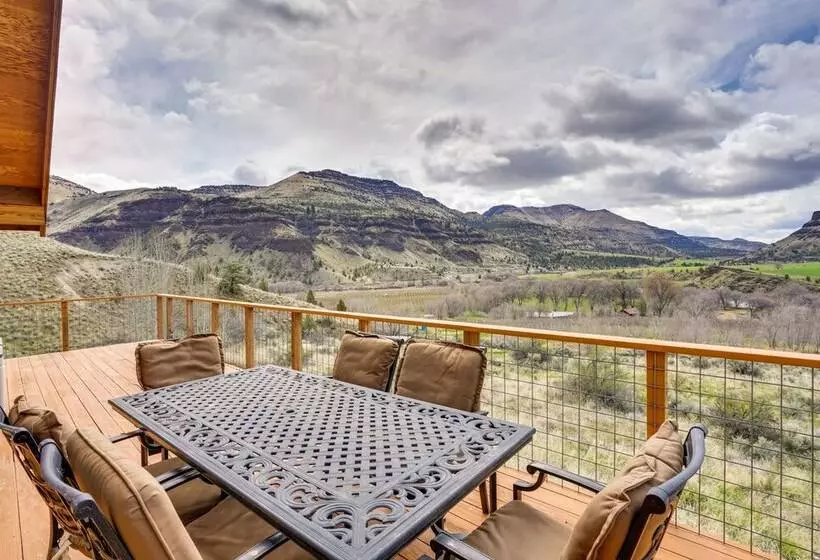 Stunning Hilltop Home By John Day Fossil Beds