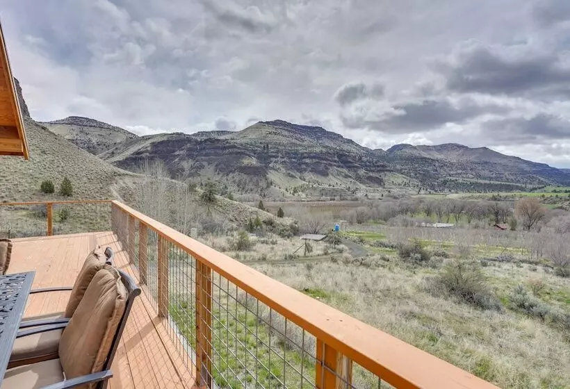 Stunning Hilltop Home By John Day Fossil Beds