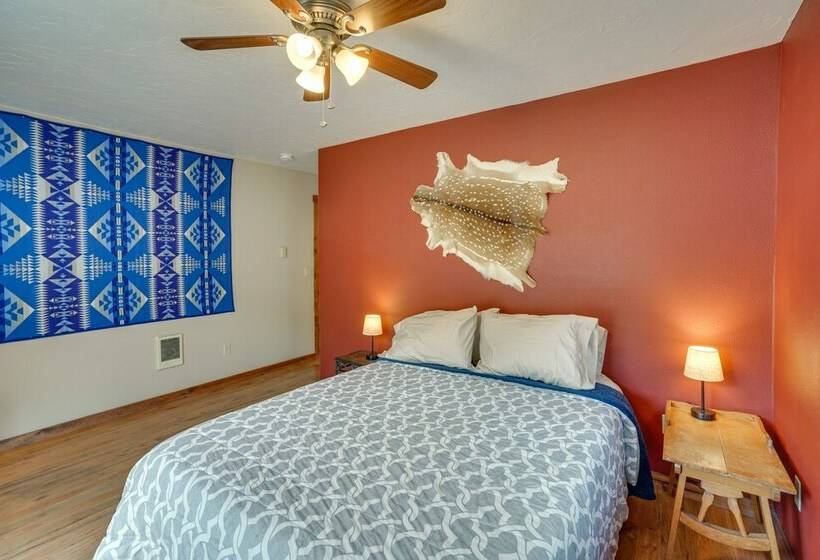 Stunning Hilltop Home By John Day Fossil Beds