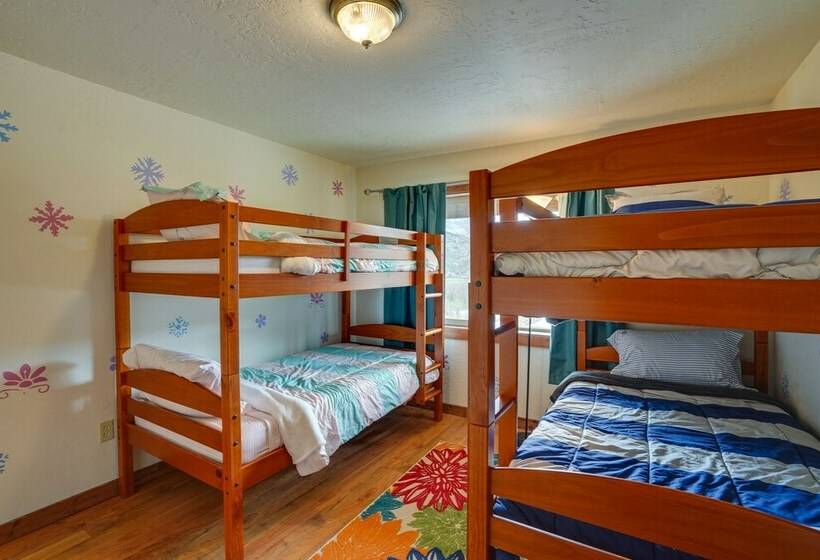 Stunning Hilltop Home By John Day Fossil Beds