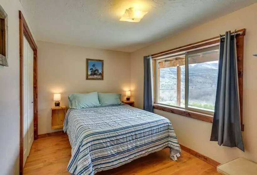 Stunning Hilltop Home By John Day Fossil Beds