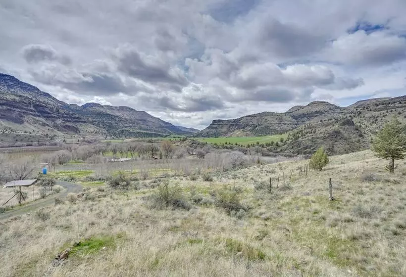 Stunning Hilltop Home By John Day Fossil Beds