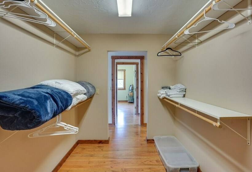 Stunning Hilltop Home By John Day Fossil Beds