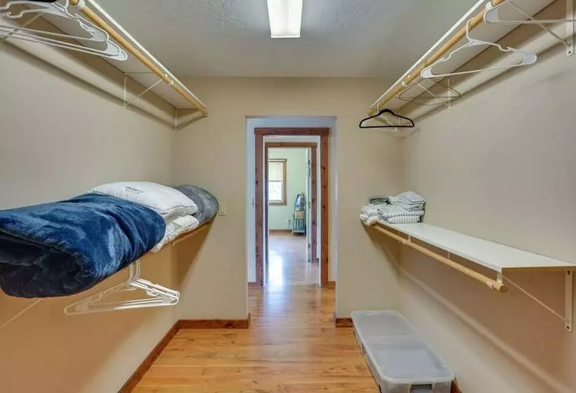 Stunning Hilltop Home By John Day Fossil Beds