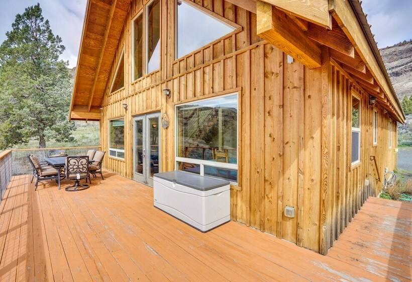 Stunning Hilltop Home By John Day Fossil Beds