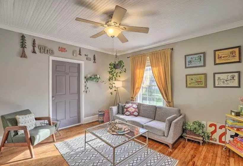 Stylish Woodfin Home W/ Backyard & Fire Pit