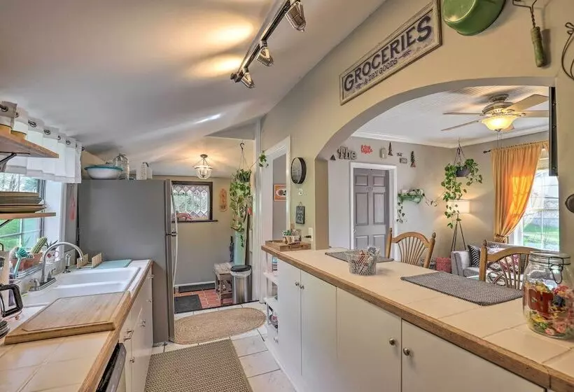 Stylish Woodfin Home W/ Backyard & Fire Pit