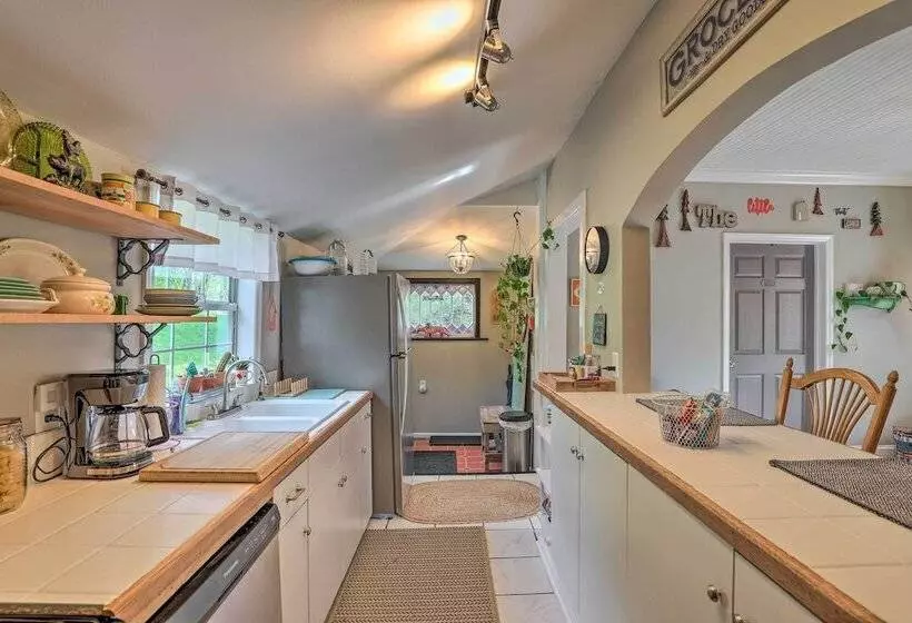 Stylish Woodfin Home W/ Backyard & Fire Pit