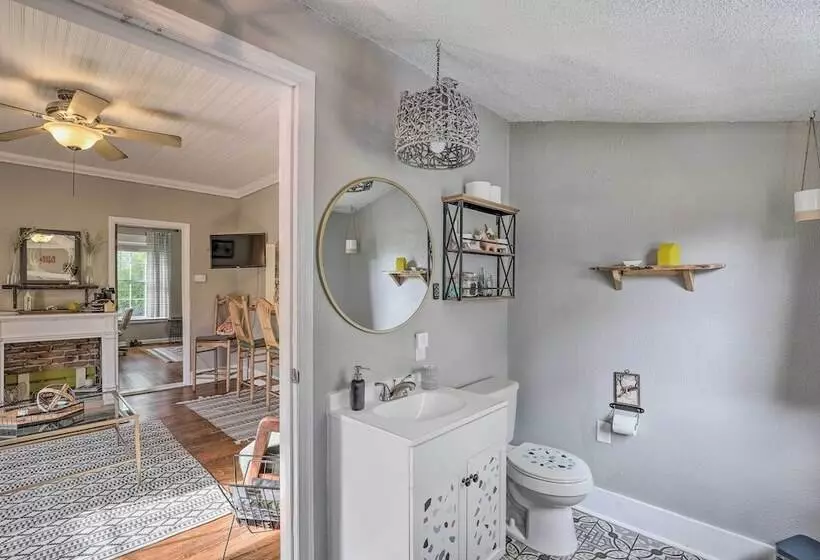 Stylish Woodfin Home W/ Backyard & Fire Pit