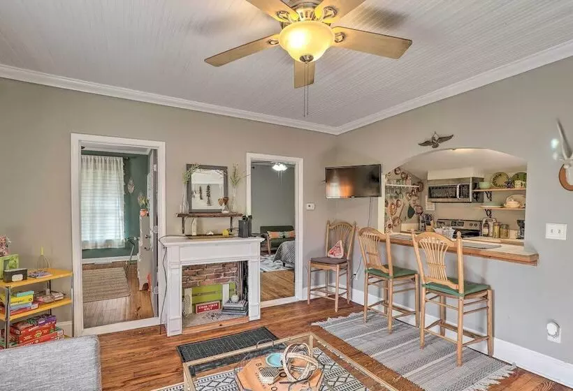Stylish Woodfin Home W/ Backyard & Fire Pit