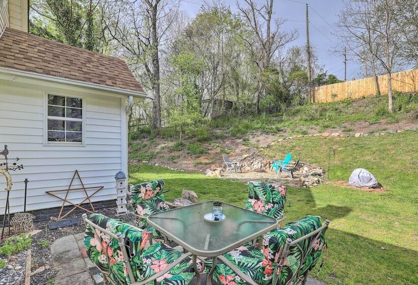 Stylish Woodfin Home W/ Backyard & Fire Pit