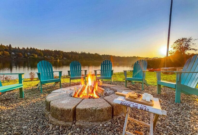 The Hammersley  Luxury Waterfront Estate!