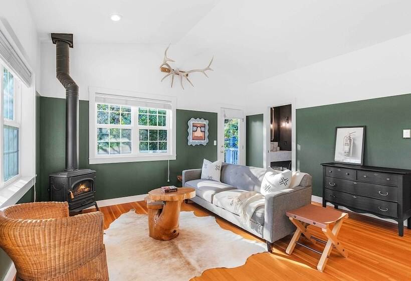 The Hammersley  Luxury Waterfront Estate!