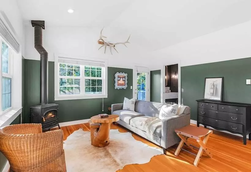 The Hammersley  Luxury Waterfront Estate!