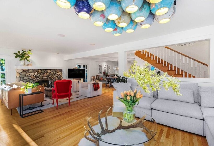 The Hammersley  Luxury Waterfront Estate!