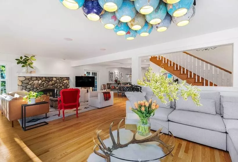 The Hammersley  Luxury Waterfront Estate!