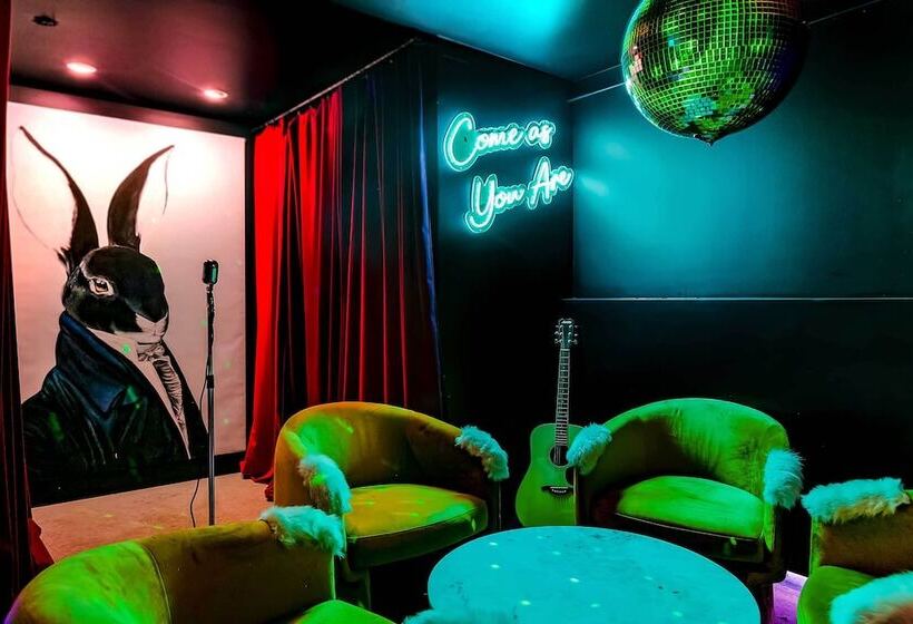 The Hammersley  Luxury Waterfront Estate!