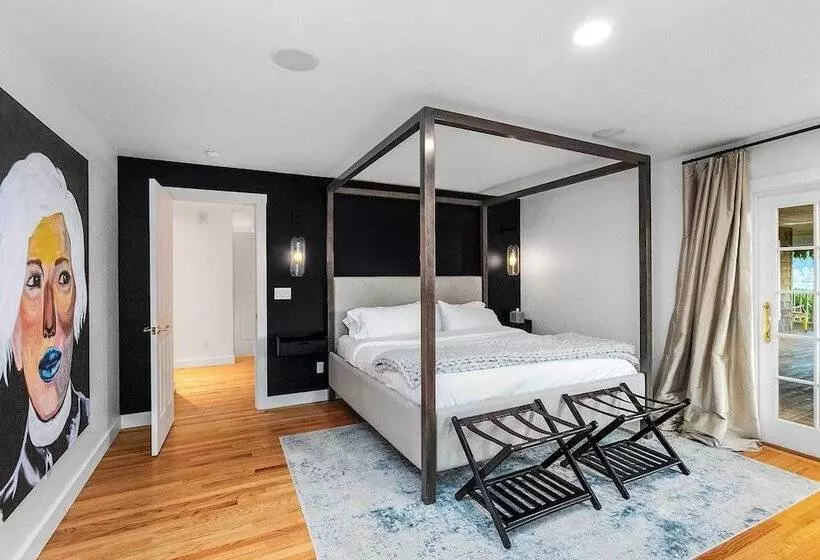 The Hammersley  Luxury Waterfront Estate!