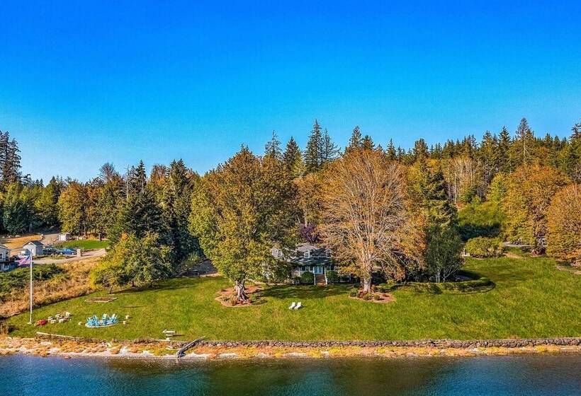 The Hammersley  Luxury Waterfront Estate!