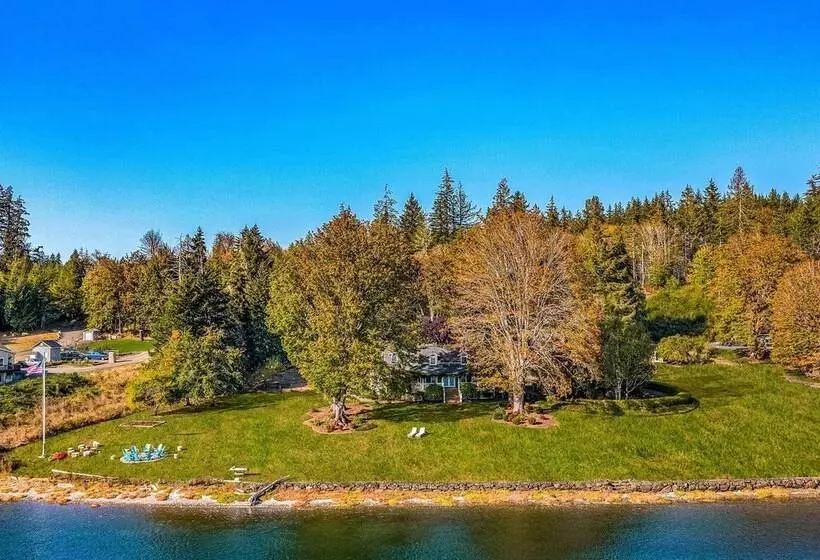 The Hammersley  Luxury Waterfront Estate!