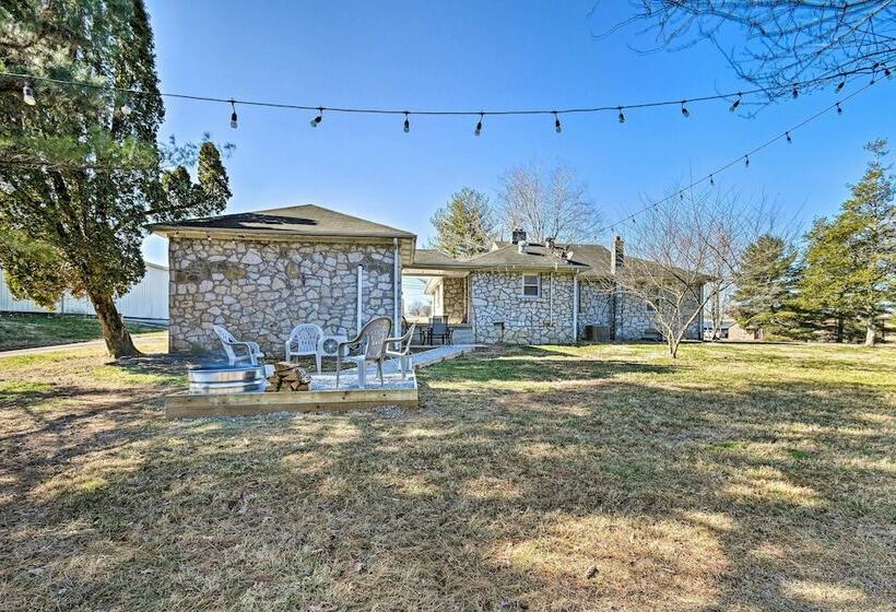 The Mammoth Cave Rock House Near Nat L Park