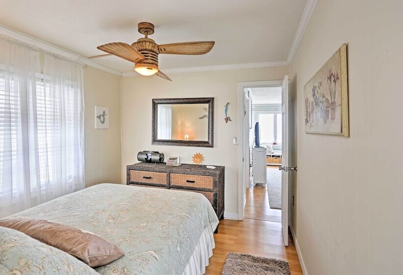 Waterfront Oak Harbor Home On Lake Erie W/ Views!