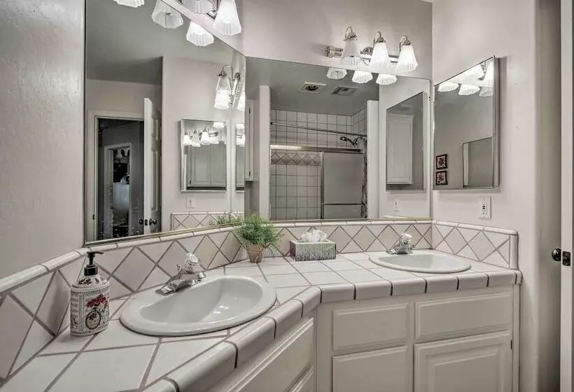 Welcoming Tehachapi Home W/ Deck & Grill!