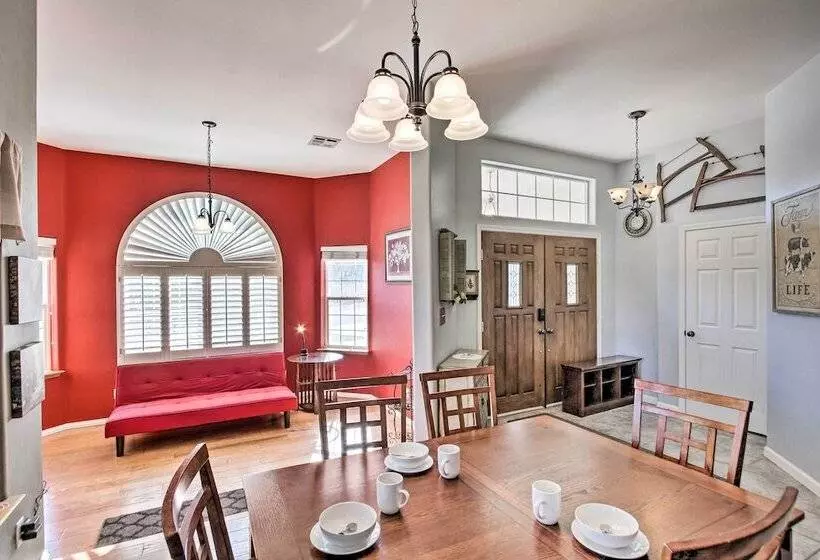 Welcoming Tehachapi Home W/ Deck & Grill!