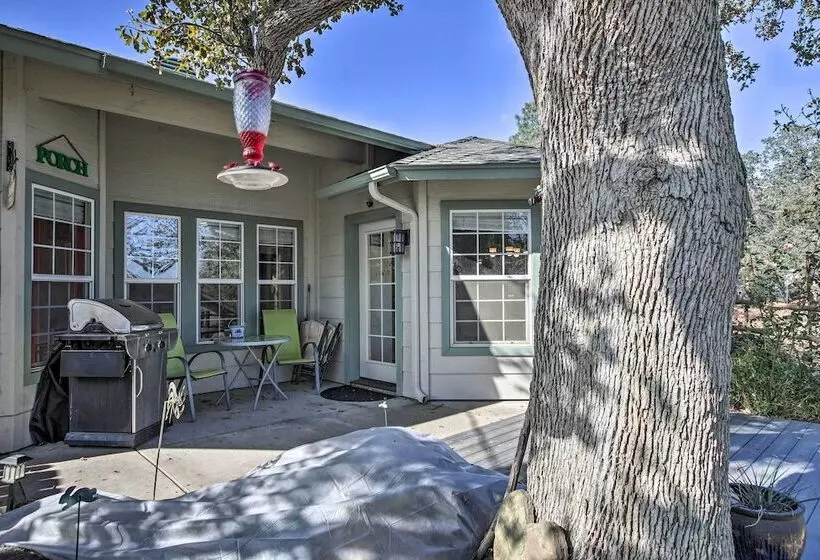 Welcoming Tehachapi Home W/ Deck & Grill!