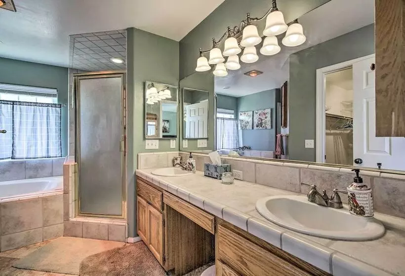 Welcoming Tehachapi Home W/ Deck & Grill!