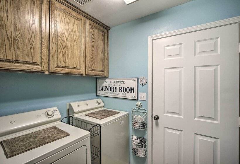 Welcoming Tehachapi Home W/ Deck & Grill!