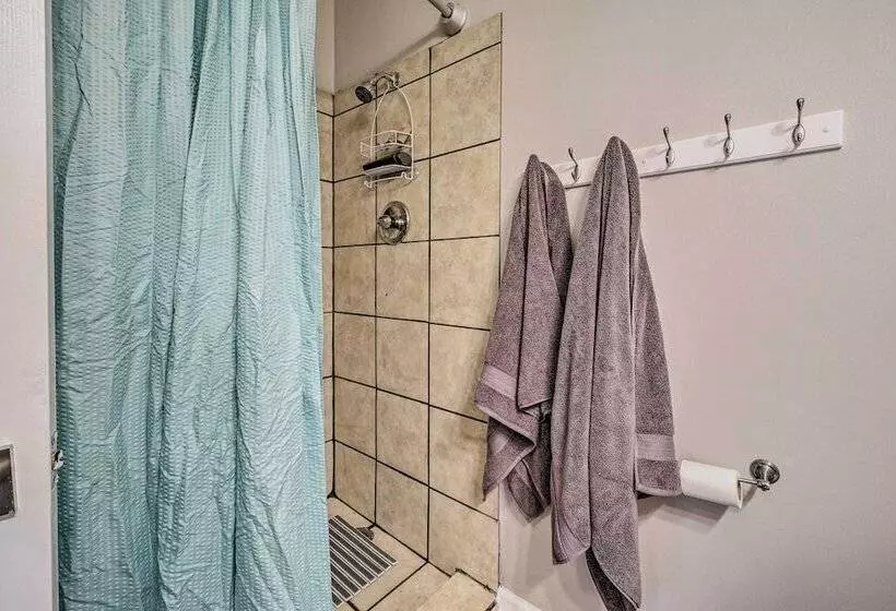 Wilmington Home Close To Beach + Boardwalk!