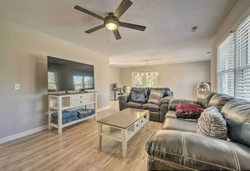 Wilmington Home Close To Beach + Boardwalk!