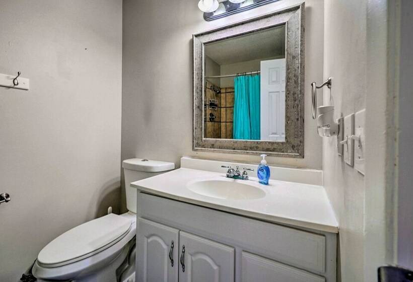 Wilmington Home Close To Beach + Boardwalk!