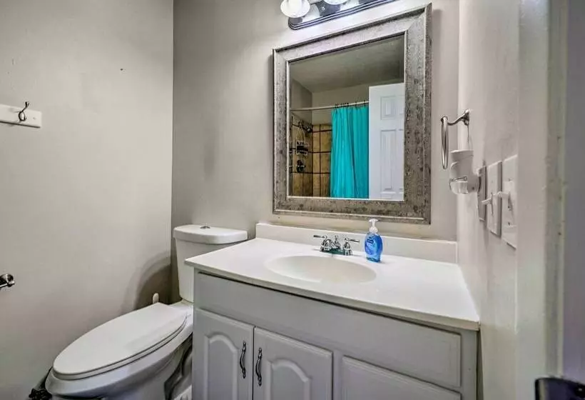 Wilmington Home Close To Beach + Boardwalk!