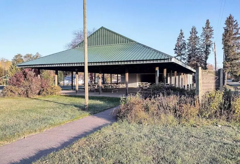 Wooded Mcgrath Home W/ Sauna Near Soo Line Trail!