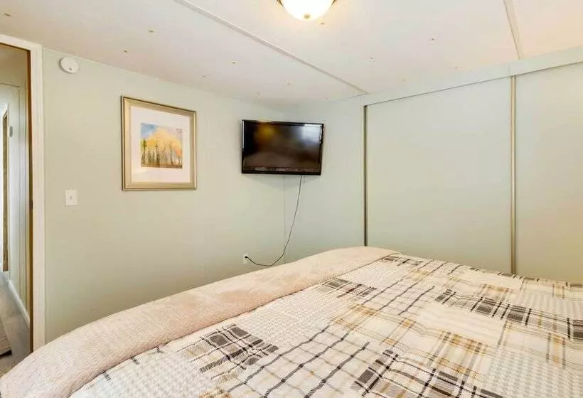 Wooded Mcgrath Home W/ Sauna Near Soo Line Trail!