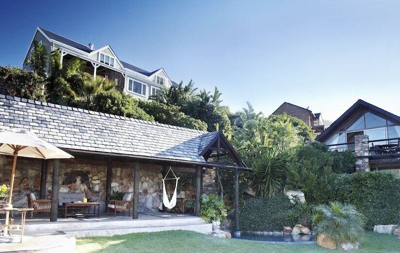 African Violet Guest Suites