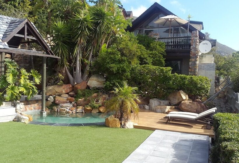 African Violet Guest Suites