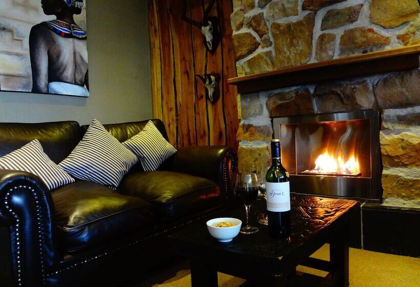 African Violet Guest Suites