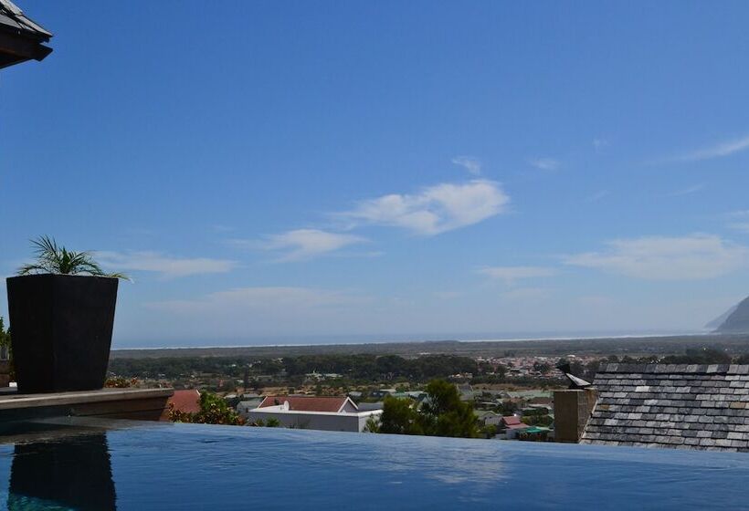 African Violet Guest Suites